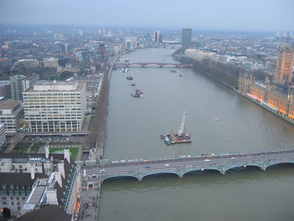073 Dans London Eye Wheel - Tamise.jpg